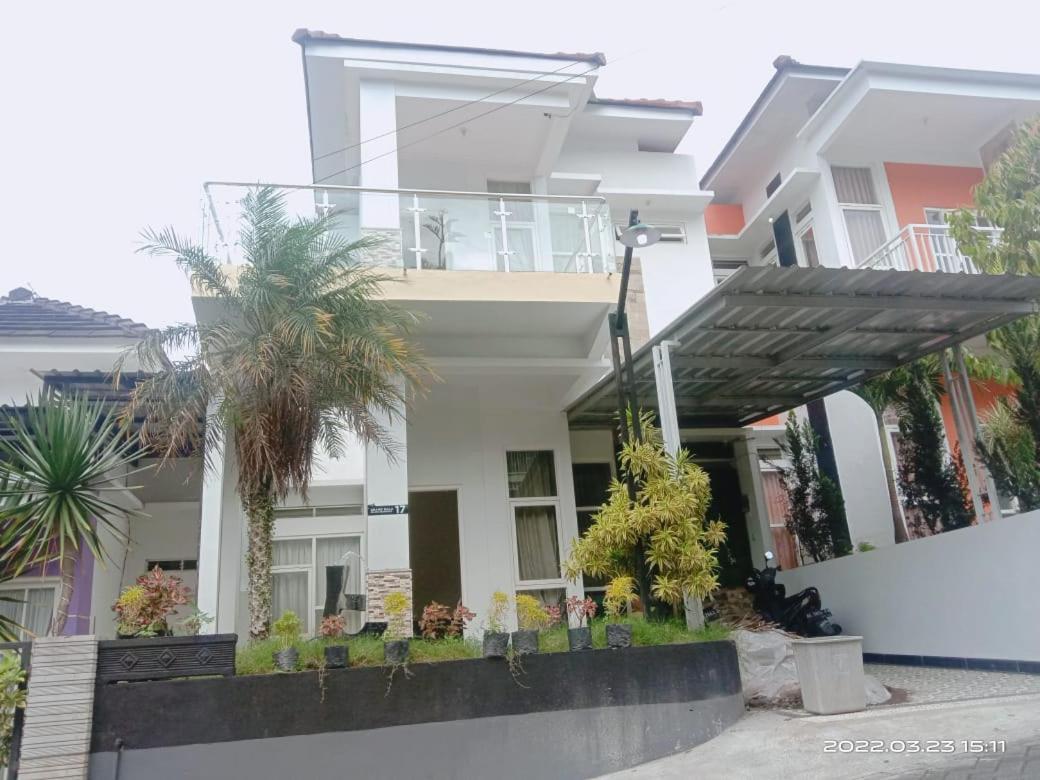 Grand Nala Jatimpark Batu Tlekung